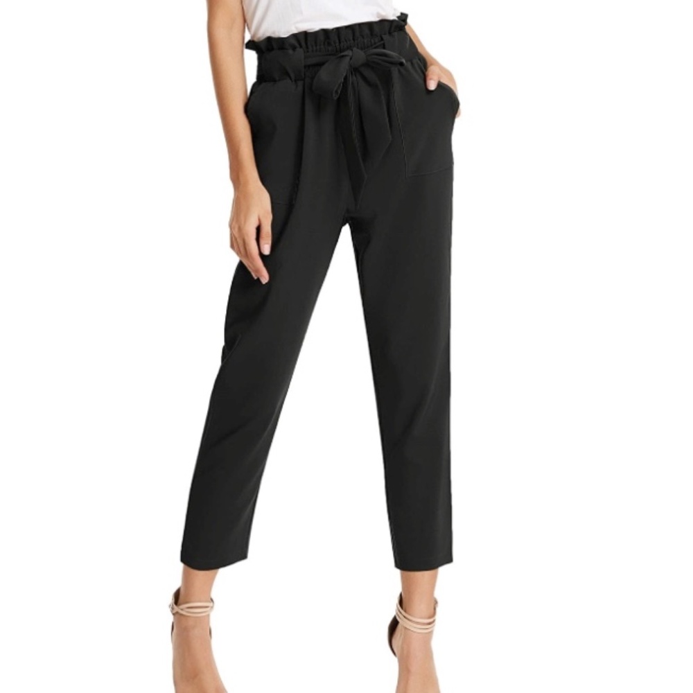 High waisted black pants with belt- medium